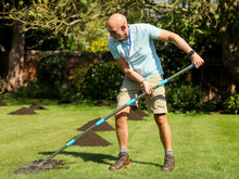 Load image into Gallery viewer, Lawn leveling Lute - 75cm wide - Stainless Steel - 2m handle