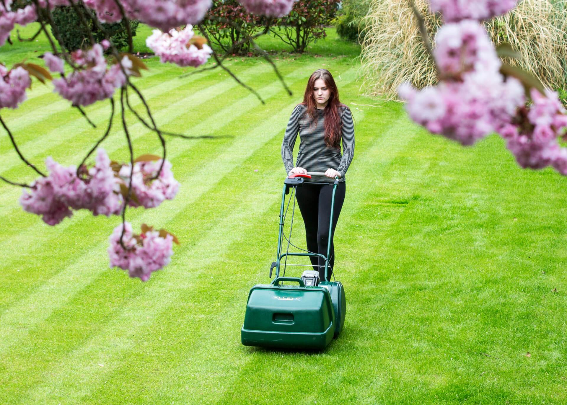 Brill Razorcut Accu - Electric Push Reel Mower - The Red Ferret JournalThe  Red Ferret Journal